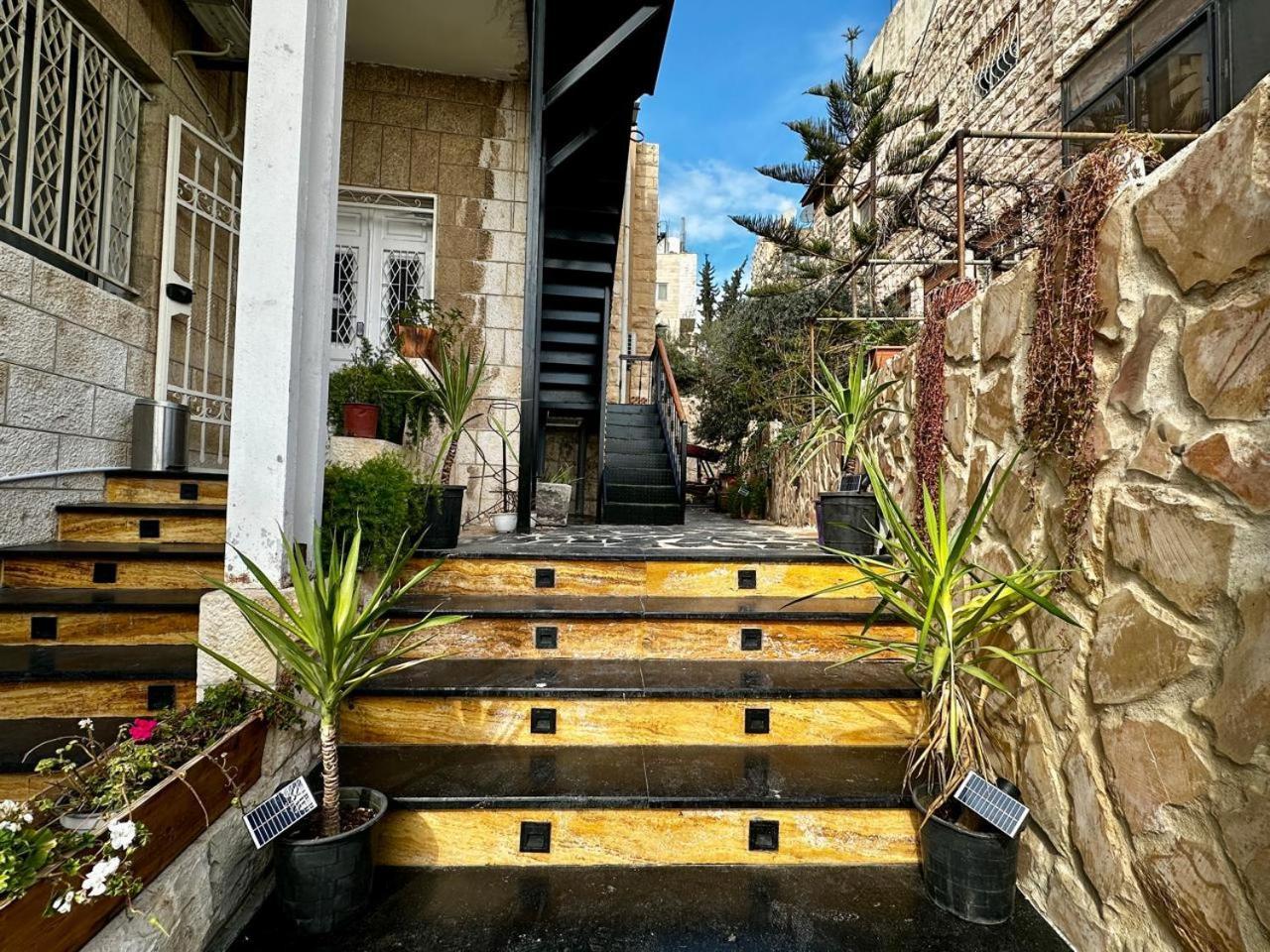 Отель Beit Ahlan Амман Экстерьер фото